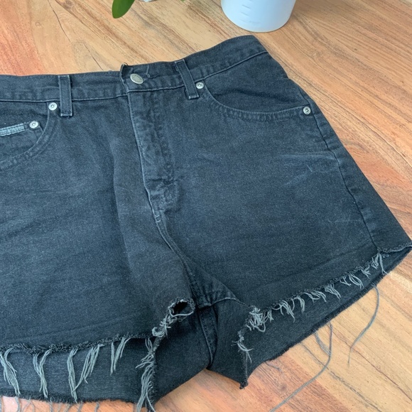 Vintage Lee High Rise Black Denim Cutoff Shorts - Picture 7 of 7
